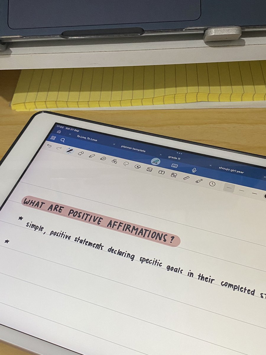 hi friends! it’s another rainy afternoon 🛋️ take care, stay safe, and stay dry! hoping you’ll have a productive evening ahead! 🪐🍀🍵 #studytwt #archivetwt