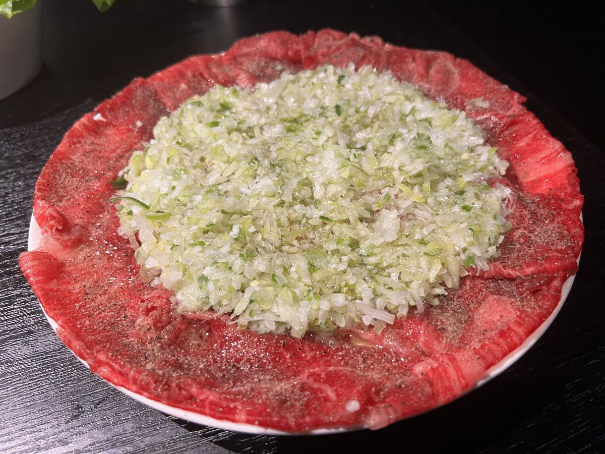 gourmetsauna's tweet photo. 友人グルメ＠四谷三丁目

『四谷三丁目　暴飲暴食』

二時間の肉アトラクション

評価：3.7/5
価格：¥9,000/人
特徴：
• 練られた構成
• サービスも良し
• 食飲続け二時間でゆっくりは厳しい
• 飲み物90円、飯0円
裏技：四谷三丁目は比較的予約容易

2024.03

#四谷三丁目
#暴飲暴食
#ぐるさうメモ https://t.co/tDSmPSslMd