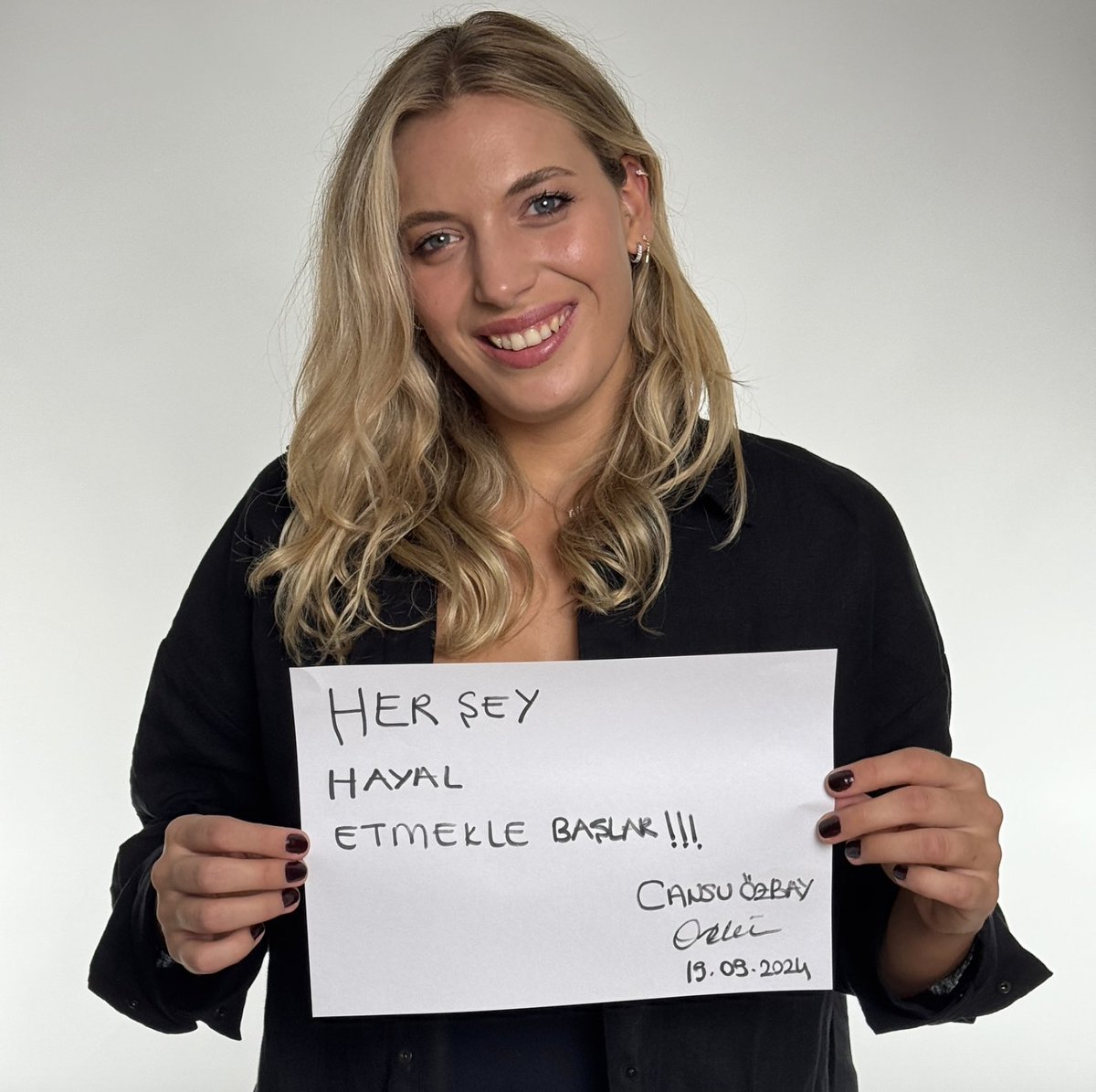 cansu özbay, ekşi sözlük yazarlarının sorularını yanıtladı.

eksisozluk.com/cansu-ozbay-so…