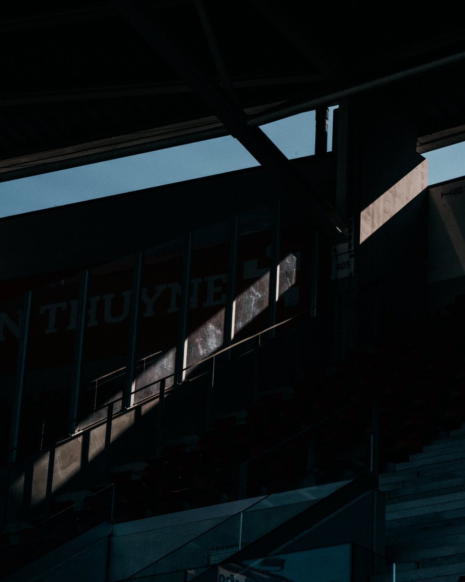 having fun with the sun. 📸

<a href="/esseveeofficial/">SV Zulte Waregem</a>