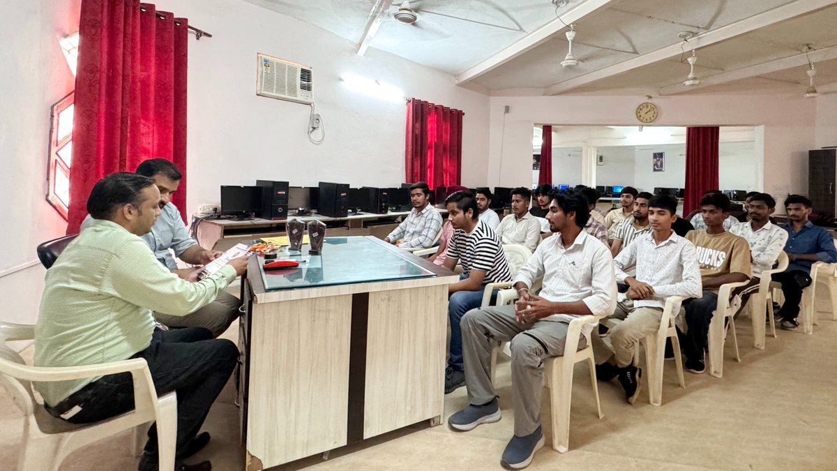 ssjboyscollege's tweet photo. Department of BCA, Shah Satnam Ji Boys College has organized a C-Programming skill event. Awards has given to the winners who got 1st, 2nd and 3rd position by The Principal, Dr. Dilawar. 

#codinglanguage #computerscience #programmingskill #shahsatnamjiboyscollege #ssjbcsirsa https://t.co/61N1TJoZsg
