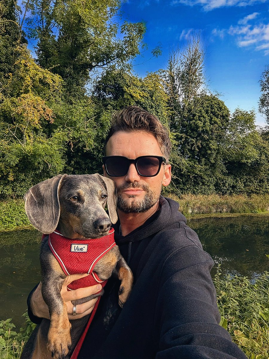 Leeirons's tweet photo. Perfect Saturday morning stroll down the river with little legs. Very lucky &amp; grateful to have such a beautiful spot outside my door 💙🐶☀️😎🏞️

Happy Saturday x https://t.co/40D03eC5FU