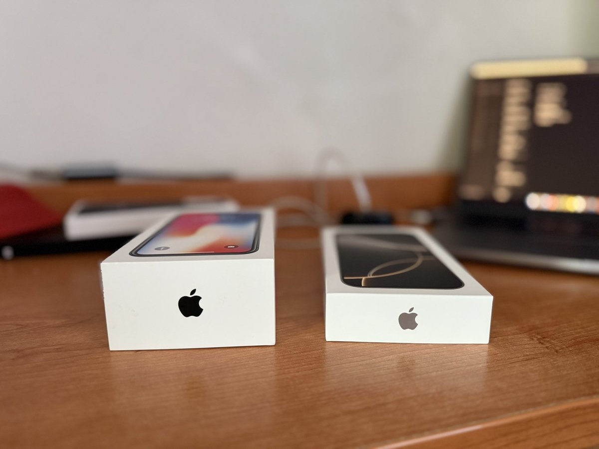 cusinatomatteo's tweet image. After 7 years of great service with my iPhone X (still works perfectly!), it&apos;s time to upgrade to the new #iPhone16Pro