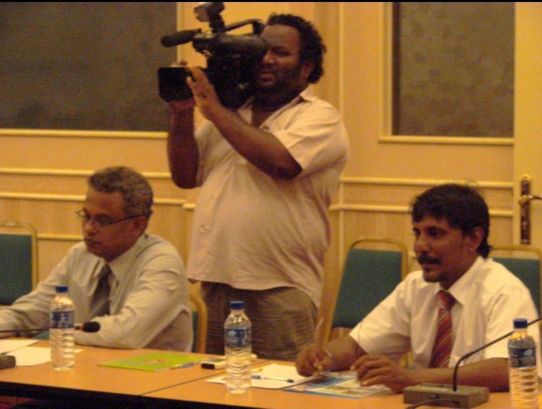 meemu_sapppe's tweet photo. Ekuveri kamakee gadhafadha baarekeve! "Thasveeru balaanee, thasveeru bunaahenney!" @MDPSecretariat @ibusolih @MohamedNasheed @AhmedMuizzu @DrHussainHassan @abdulla_shahid @HassanLatheef https://t.co/J8CiYhk0Oz