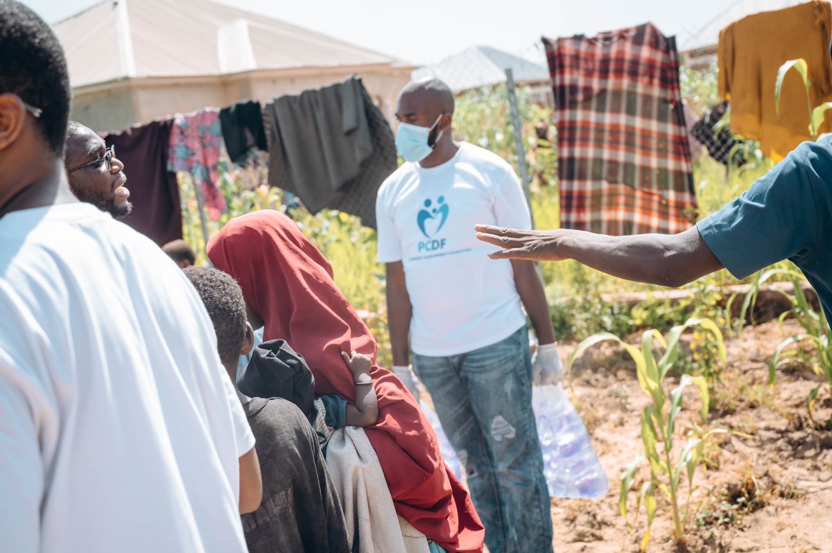 passifoundation's tweet photo. We distributed food packs, sanitary pads, mosquito nets, men’s clothing, women’s clothing, bags of water, bars of soap, loaves of bread, and diapers for the nursing mothers in the camp. #pcdfng https://t.co/OdJhVRkyrW