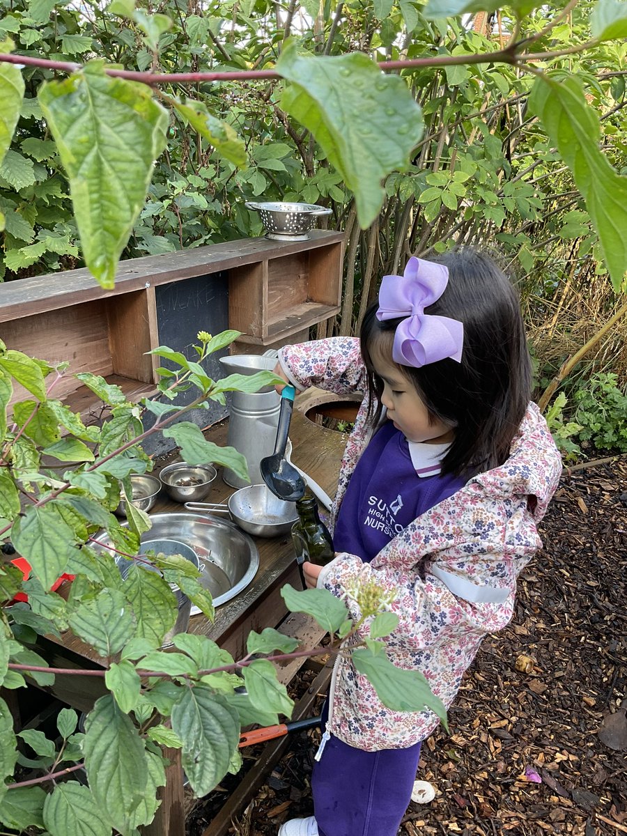 SuttonHighEYFS's tweet image. One of our Nursery girls, absorbed in deep play in our wonderful setting. @SuttonHighGirls