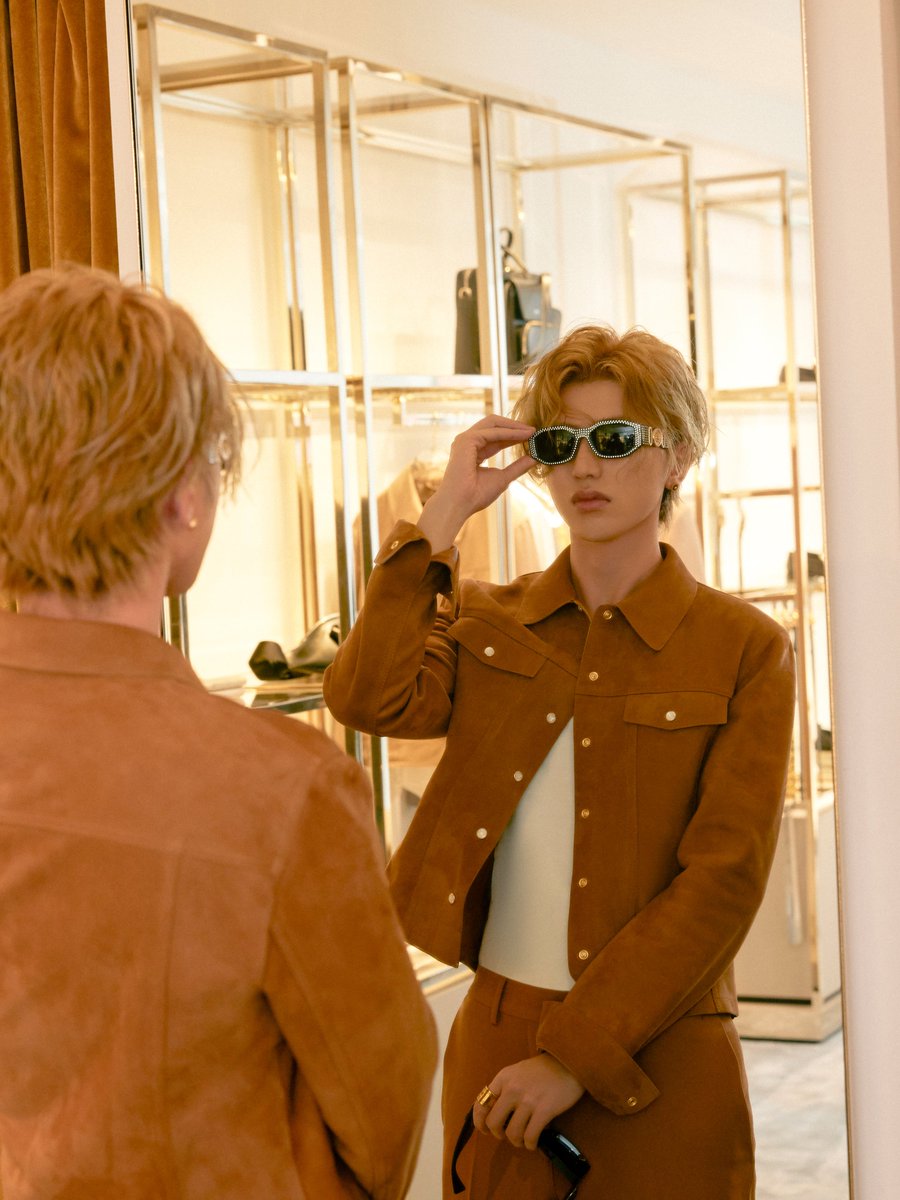 kun_officialx's tweet image. fit check. 2/2

#MilanFashionWeek #KUN #KUNxVersaceSS25 #VersaceSS25 #MFW @Versace