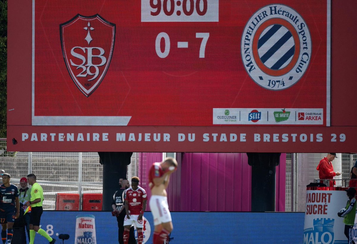 ActuL1_'s tweet photo. Quelle est la PIRE HUMILIATION en Ligue 1 au XXIème siècle ? 😱🇫🇷 https://t.co/fyG11TOp9R