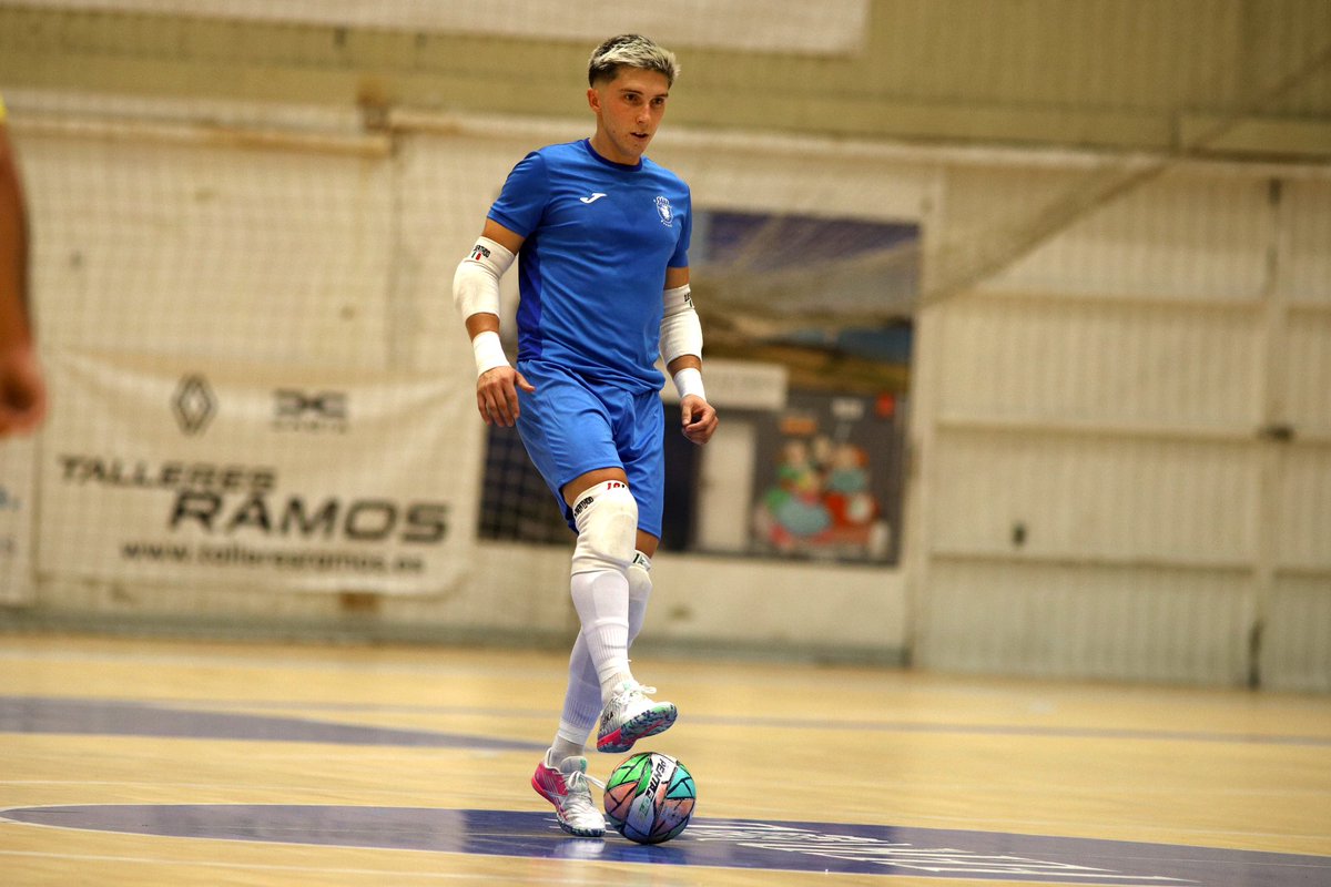 🇪🇸 Hoy empieza lo bonito… Primer partido de liga y debut en A Malata.

Me hubiera gustado muchísimo poder estar allí para ayudar a mis compañeros a conseguir los tres puntos pero no voy a poder

🕒 19:00
🆚 <a href="/MalagaFS/">Málaga Ciudad Redonda FS</a> 
📍 Polideportivo A Malata

Vamos <a href="/oparrulofs/">O Parrulo Ferrol FS</a> 🦆💙🤍