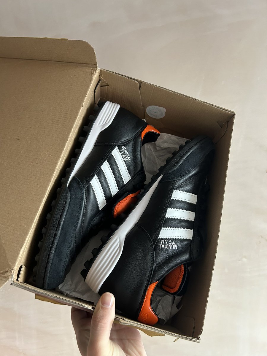 Custom Blackouts UK tweet media