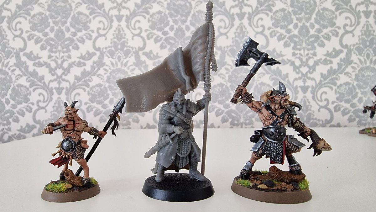 Printed some of these awesome darlings  from Raven Twin and  Raven Standard Bearer for my Scandvari army from Across The Realm, glad to be into printing, loving it again.