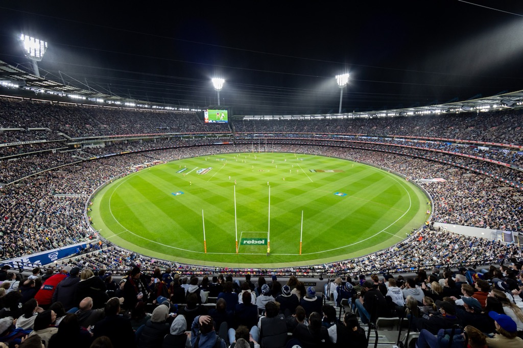 Today's attendance is 93,066.

#AFLCatsLions