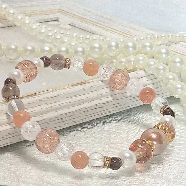 CraftmadeMarche's tweet photo. 9/22 第21回クラフトメイドマルシェの出展者様のご紹介です✨

fullmoon様

天然石を使用したアクセサリーやインテリア雑貨の作成をしておられます💍

https://t.co/K0depP7W65

#クラフトメイドマルシェ 
#ハンドメイドアクセサリー 
#天然石 https://t.co/TnqQi9IXbH