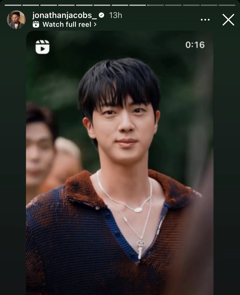iktenkpadet's tweet photo. the photographer on his ig story “the crowd at Gucci were on another level and i’ll show you why” nd then showed seokjin.. exactly😌 https://t.co/iyOE6pqril