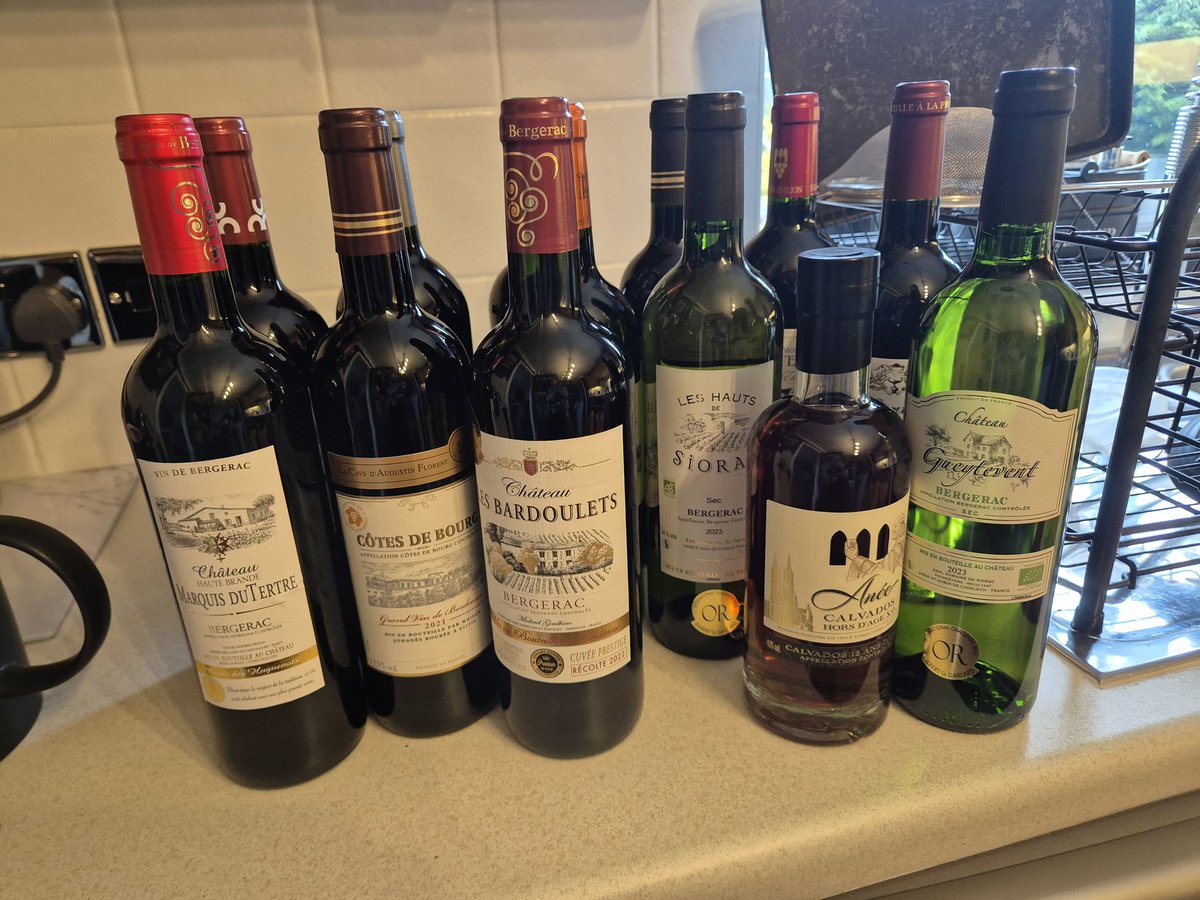 VictoriaJBrewer's tweet photo. French booze haul, think we got everything from under the seats and the boot... https://t.co/4jUzBoumIP