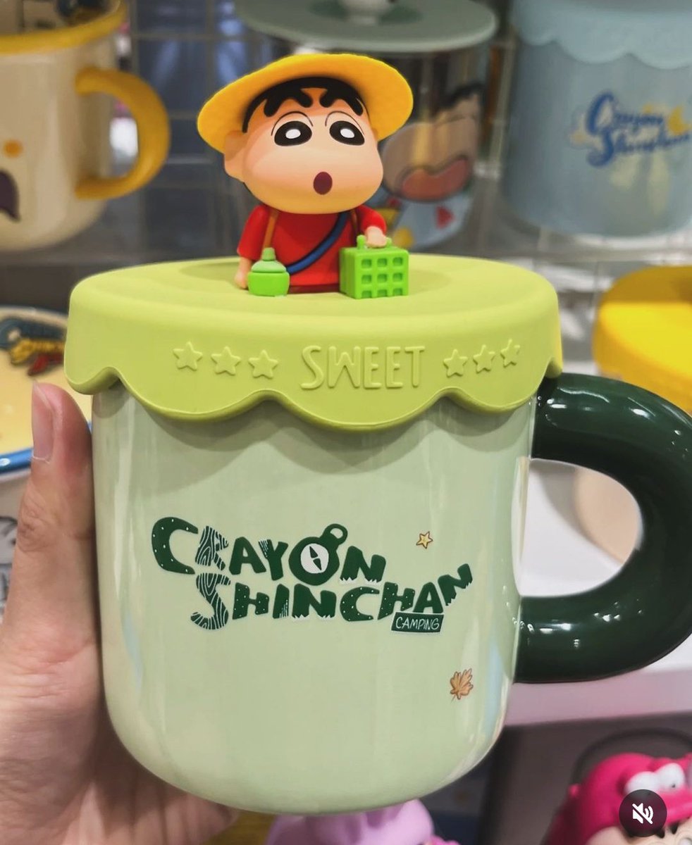 Esto debe ser algo parecido al paraíso de las botellitas y tacitas de Shin Chan 😍