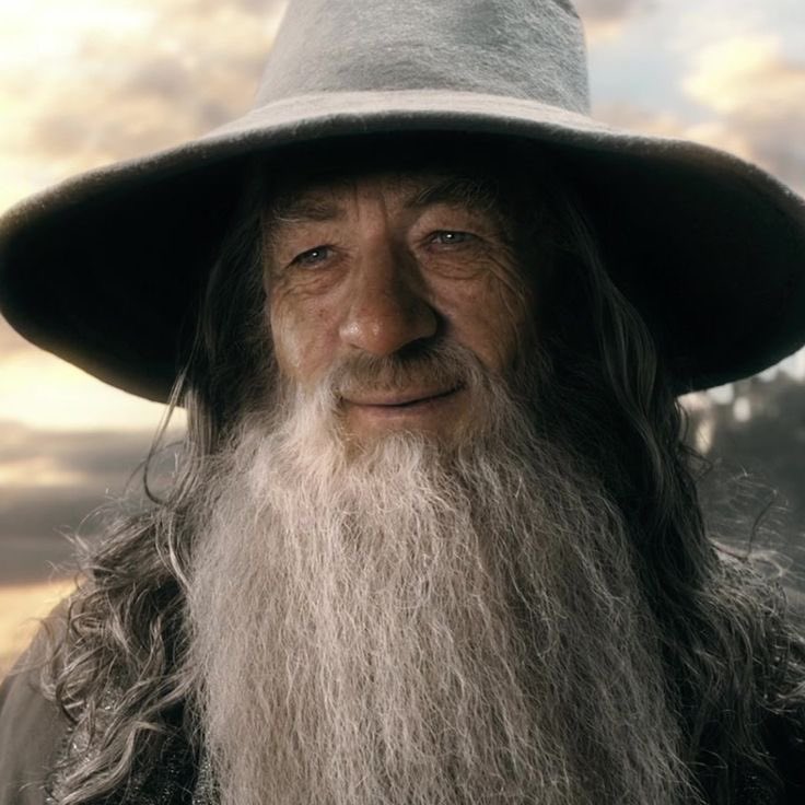 cinebreakfr's tweet photo. L'acteur Ian McKellen a déclaré qu'il continuerait à jouer "tant que ses jambes, ses poumons et son esprit continueront à fonctionner":

"Je ne laisserai personne d'autre porter le chapeau pointu et la barbe si je peux l'empêcher". https://t.co/XTtKpYSnJW