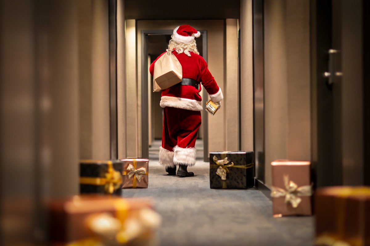 DoubleTreeMCR's tweet image. We're offering you the chance to win amazing prizes, including a stay in luxurious bedrooms with breakfast and a 2-course dinner over the Christmas period at our hotel. 🎁🎅🎄

To enter, simply visit eu1.hubs.ly/H0cvpXX0 and download our Brochure.✨
#uptosnowgood
#Party
#Event