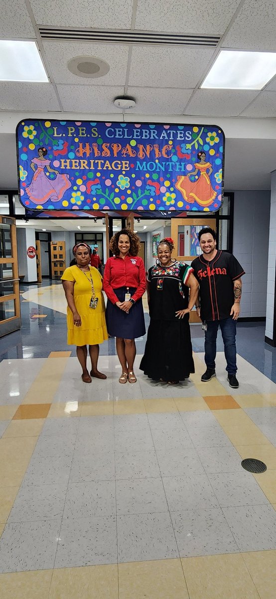 LuvAJ67's tweet photo. @LEWIS4Principal beautiful cultural experiences everywhere @Darden_T3 @RonMaxwellFCS1 @LPESWellness https://t.co/R5FYvoK48P