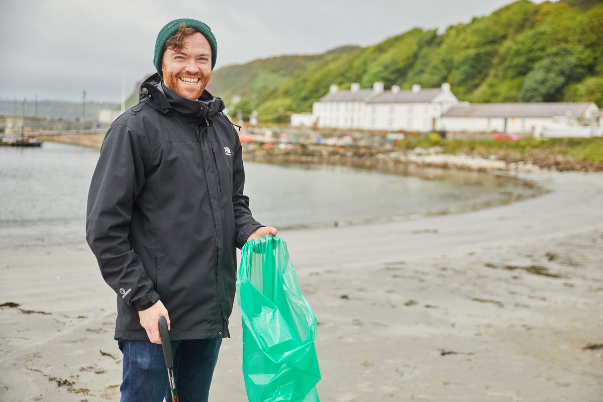 future_island_'s tweet photo. 🌊 It’s International Coastal Clean-Up Day!

We're collaborating with beach cleaning groups across NI to use the FII Beach Clean 2.0 method, where 75% of the trash collected will be transformed into reusable materials &amp; resources for innovation.

#Internationalcoastalcleanup2024 https://t.co/G5h2cr0XRv