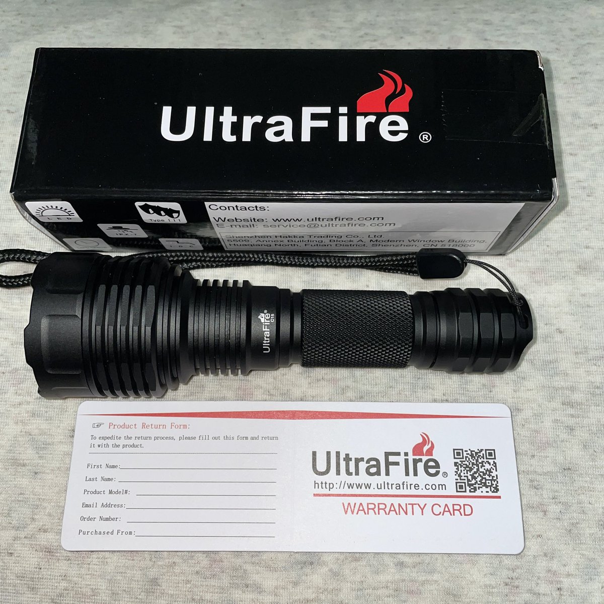 MysticSiva's tweet image. #UltraFire 
UltraFireのCシリーズと言うとC8が有名ですが、このC15はなんとなく既視感もありますが10年以上前のC8とは明らかに違いますね。何より素材が良さそうです塗装は陽極酸化でしょうか？LEDの記載がなかったのですがSST20のような気がします。続く…