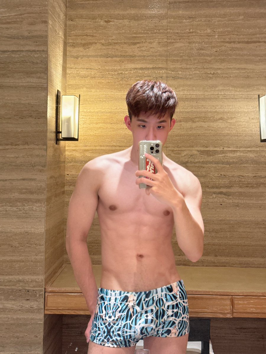 閃現三亞 瘦成🐒了最近