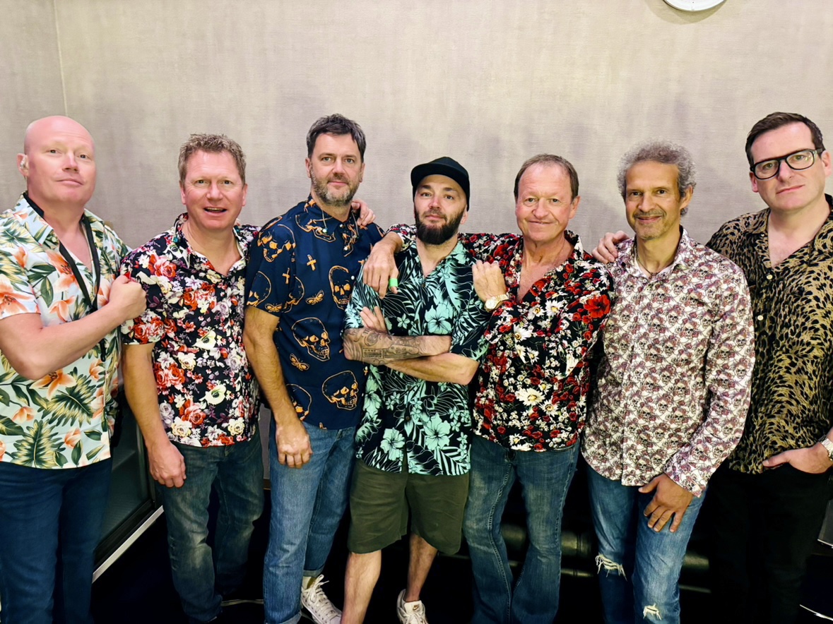 【#level42】 UKのフュージョン・ポップ/ファンクを代表するバンド、レベル42がビルボードライブ東京へカムバック✨ヒット曲のオンパレードに会場は総立ちの大盛り上がりです🫶
明日9/22東京公演DAY2は残席残り僅か！チケットの確保はお早めに😊
billboard-live.com/tokyo/show?eve…
#billboardlivetokyo