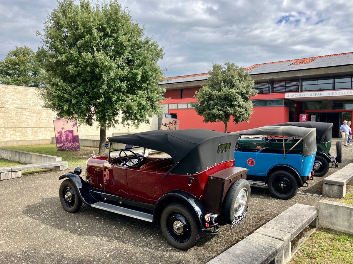 [#JEP2024]

Aux <a href="/archives_gers/">Archives départementales du Gers</a>, on vous attend dès 14h pour :
✅ la visite guidée des coulisses !
✅ l'expo photographique "Histoires de terre"
✅ le spectacle "Nous sommes tous" par la Cie La Bricole, à 15h30

Les tacots sont déjà dans la place ‼️👍