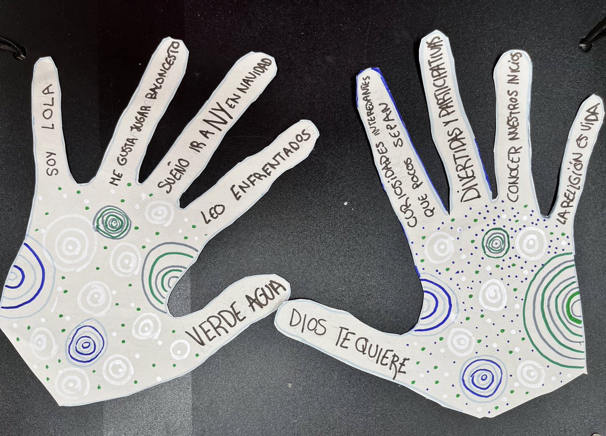 RYjara's tweet photo. ¡Calentamos motores! .
Empezamos con fuerza y pasión las #ClasesdeReli en @MaristasMalaga con una dinámica de presentación y sobre qué es la Religión, nos ayuda a…, qué nos aporta… Aquí tenéis algunas respuestas con mucho sentido.
….Ademas las ponemos de decoración 😍😍 https://t.co/C7DKeXLl7R