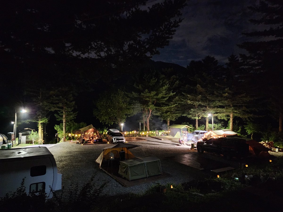 #양평#단월면#산대분교 공공캠핑장 
#캠핑#카라반#불멍시작#별보기#
너랑나랑#우리들#사랑도 피어나고
#우정도 깊어지는#깊은산속#캠퍼