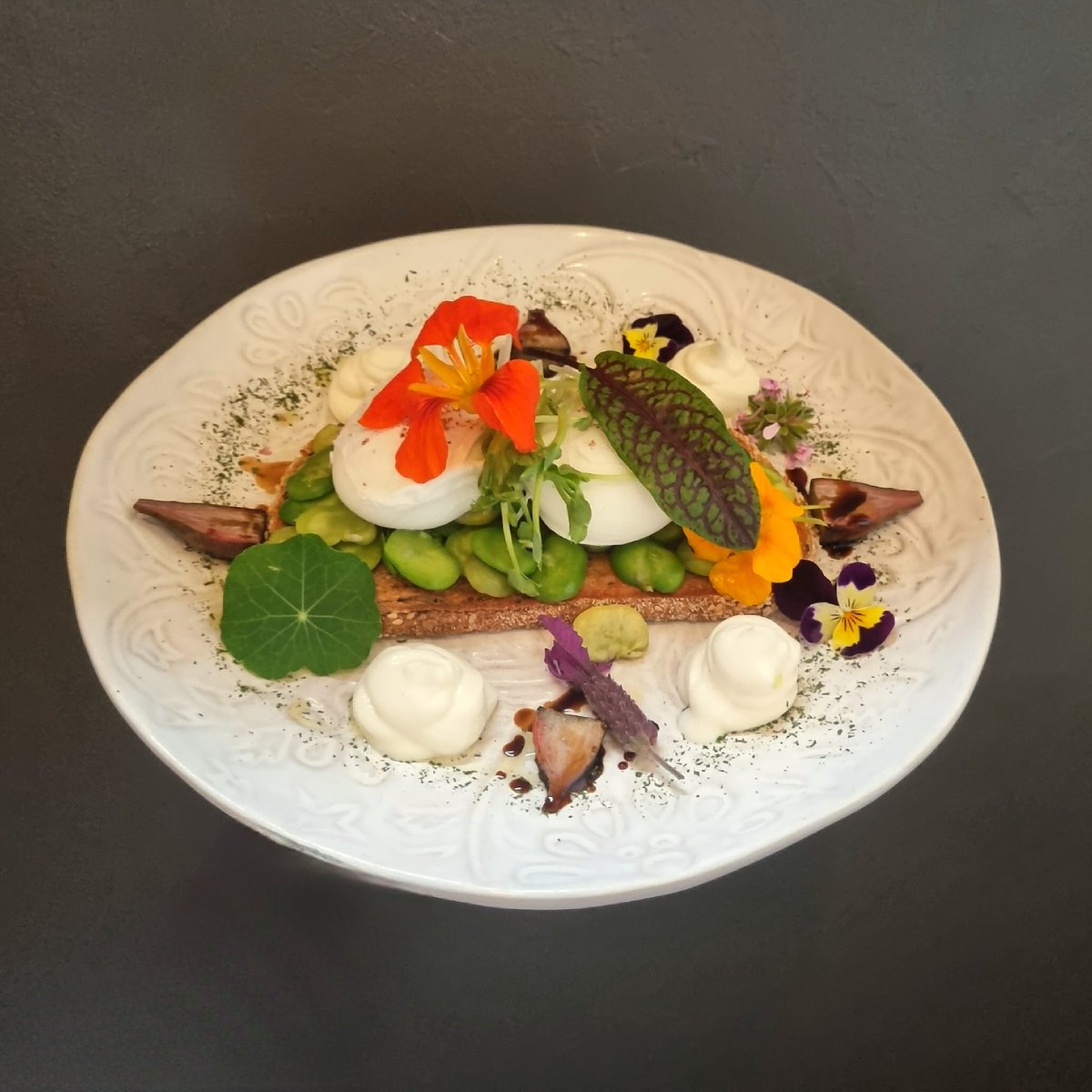 Mr Burch tweet media