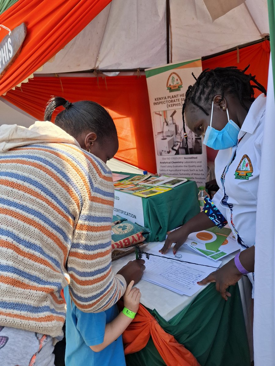 KephisKe's tweet image. Hello Naivasha msiachwe nyuma, it's the 2nd and last day of the Naivasha Horticultural Fair!

Come let's interact and share ideas at this very impactful event held at the Naivasha Sports Club. 

#Seedcertification 
#planthealth
#laboratoryservices