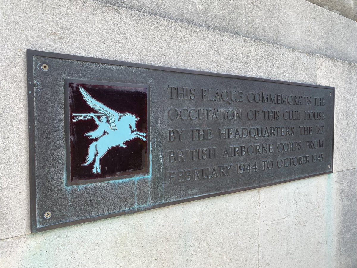 scott_smith9's tweet image. As we mark #Arnhem80 here’s a piece of airborne history close me in Watford. 

Just down the road in Rickmansworth is Moor Park, which was the home of the 1st Airborne in 1944 and where elements of Operation Market Garden were planned. A plaque makes reference to this. 

#WW2