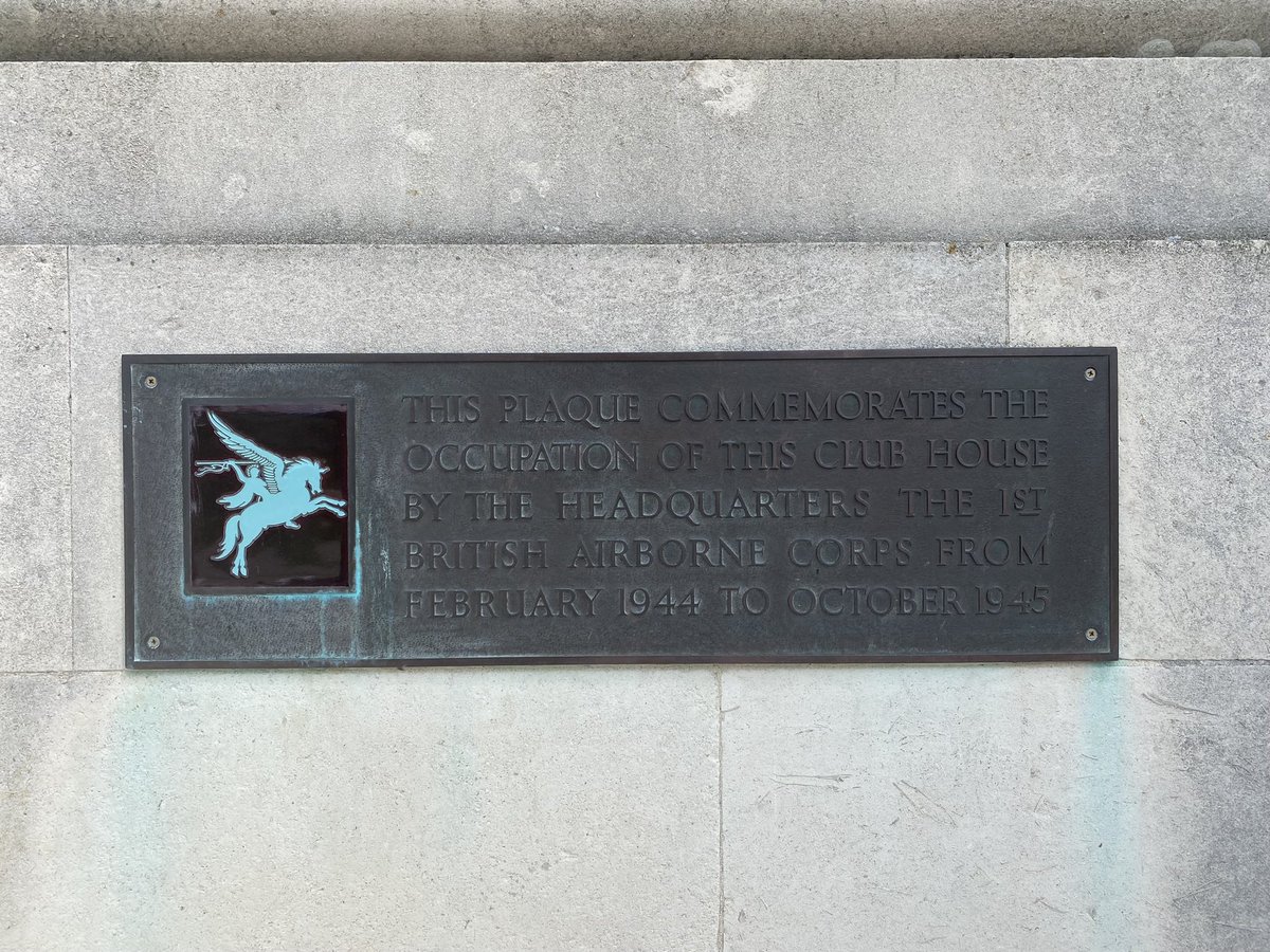 scott_smith9's tweet image. As we mark #Arnhem80 here’s a piece of airborne history close me in Watford. 

Just down the road in Rickmansworth is Moor Park, which was the home of the 1st Airborne in 1944 and where elements of Operation Market Garden were planned. A plaque makes reference to this. 

#WW2