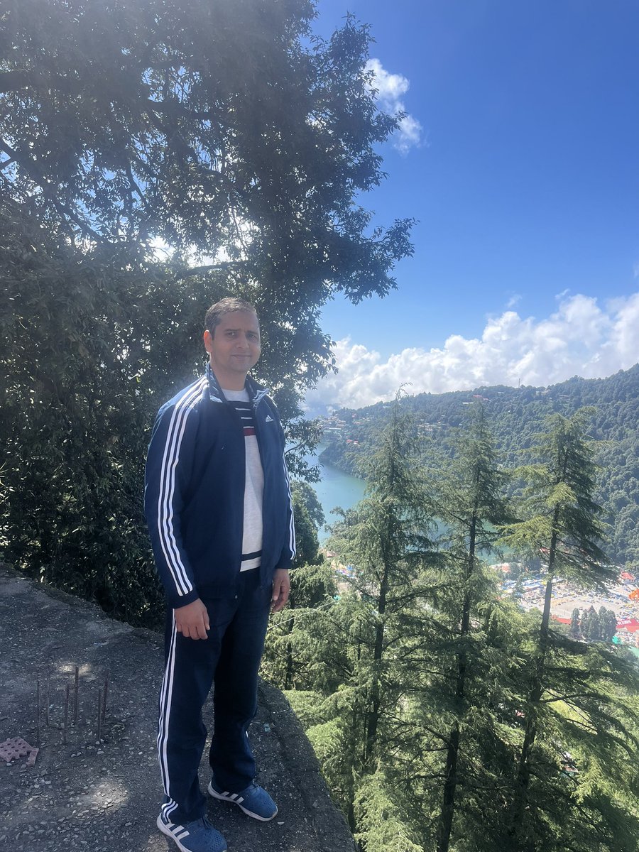 neebhatt's tweet photo. अल-सुब्ह का विचरण जो आपके आगे के आचरण को, चले जा चुके चरणों की संख्या के समानुपातिक बनाता है.
#GoodMorning 
#MorningWalk 
#Nainital https://t.co/SIv1CtcC7u