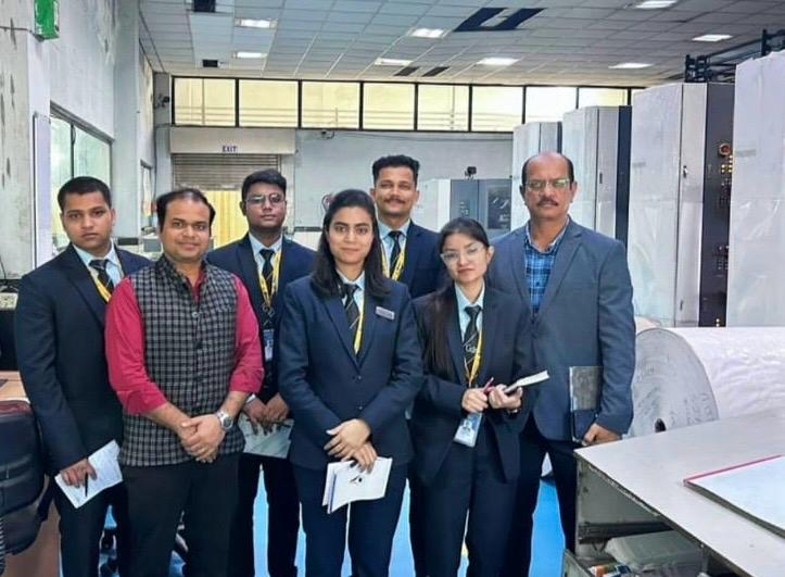 gims_net_in's tweet photo. PGDM 2023-25 students from GIMS visited Dainik Bhaskar's M.P. Printer as part of the Industry Immersion Program, learning about newspaper printing, supply chain, and customer-focused strategies.
#PGDM #GIMS #GreaterNoida #IndustryImmersionProgram #DainikBhaskar #PrintMedia https://t.co/5OPpshcAMr