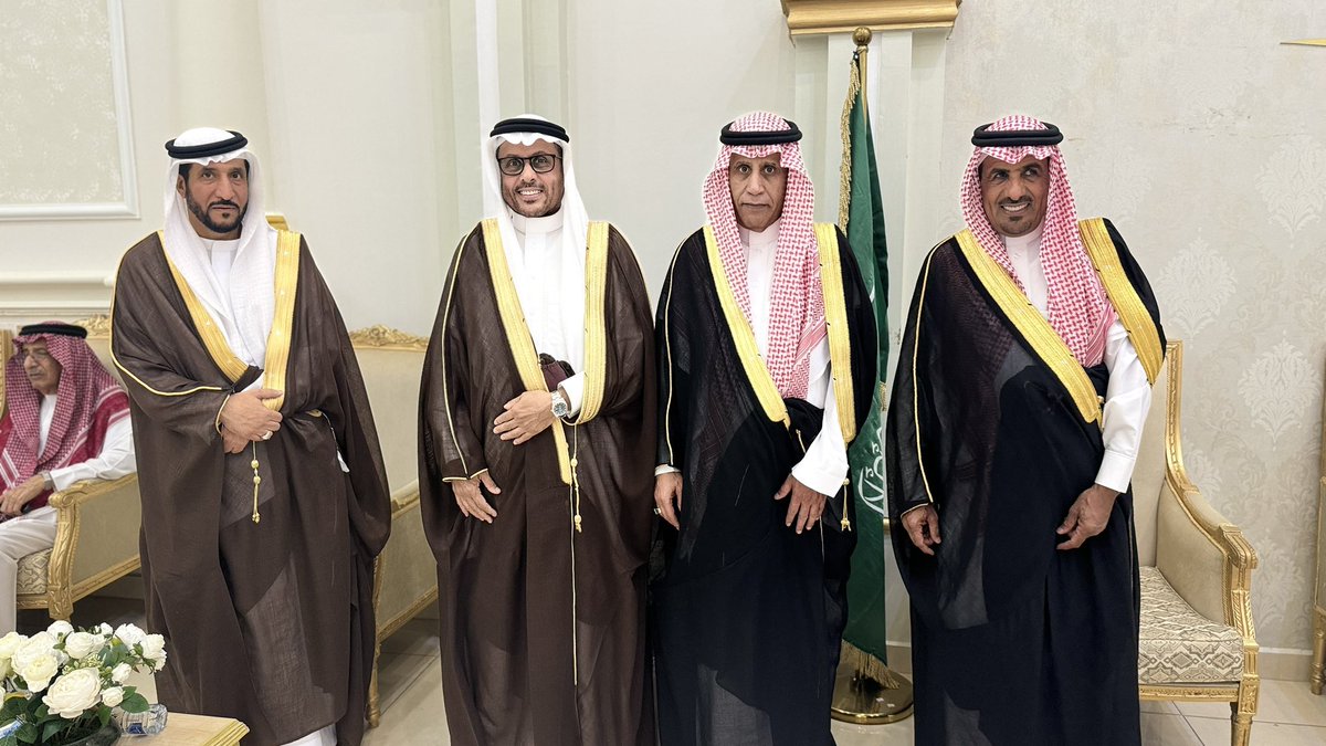 jasseralsagri's tweet photo. بحضور سمو الأمير منصور بن عبدالله بن عبدالعزيز بن مساعد وشيوخ واعيان وأهالي المنطقة ..

احتفل رجل الاعمال فهد بن جزاء الحربي بزواج ابنه جزاء على كريمة رجل الاعمال عبدالله بن عبدالقادر العمودي في القاعة الذهبية في #عرعر https://t.co/Ue0tNFBrTk