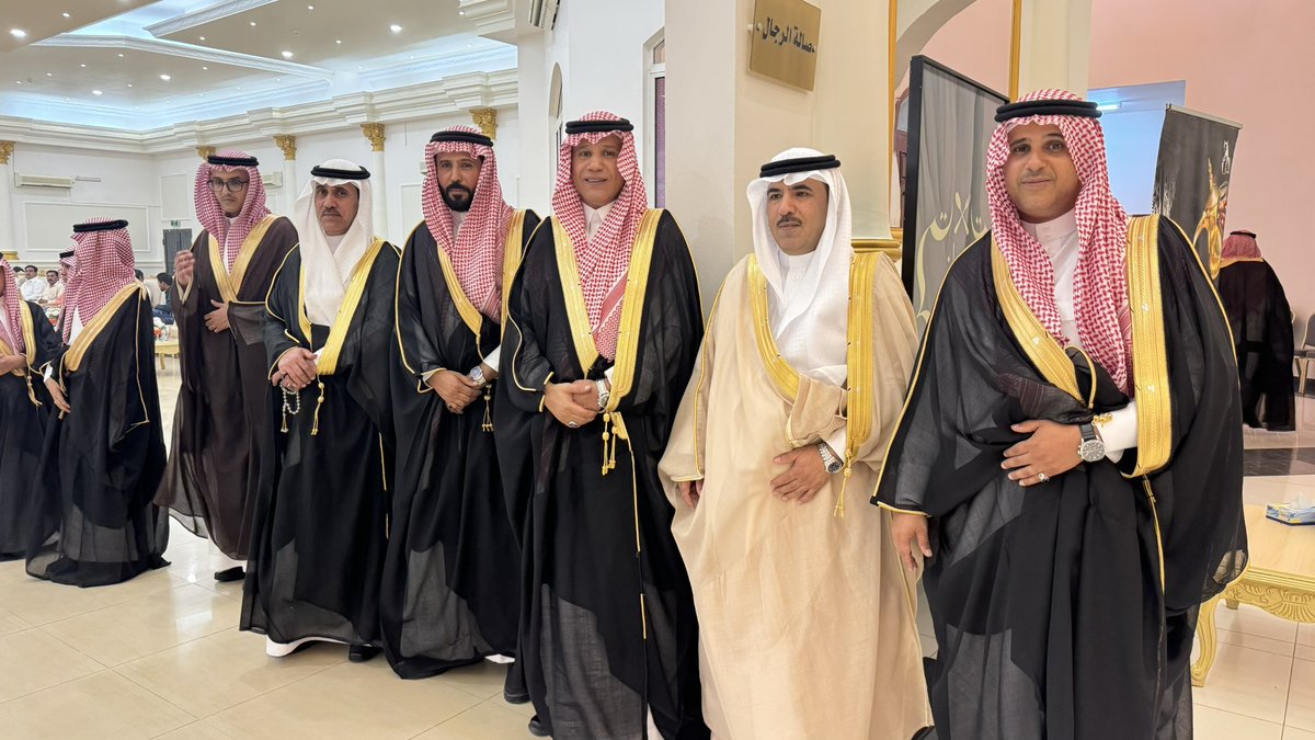 jasseralsagri's tweet photo. بحضور سمو الأمير منصور بن عبدالله بن عبدالعزيز بن مساعد وشيوخ واعيان وأهالي المنطقة ..

احتفل رجل الاعمال فهد بن جزاء الحربي بزواج ابنه جزاء على كريمة رجل الاعمال عبدالله بن عبدالقادر العمودي في القاعة الذهبية في #عرعر https://t.co/Ue0tNFBrTk