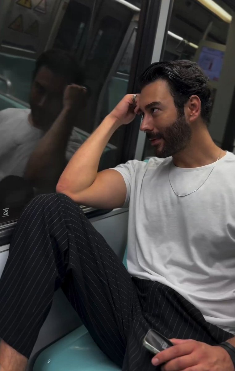 beyaz onun rengi #OğuzPeçe