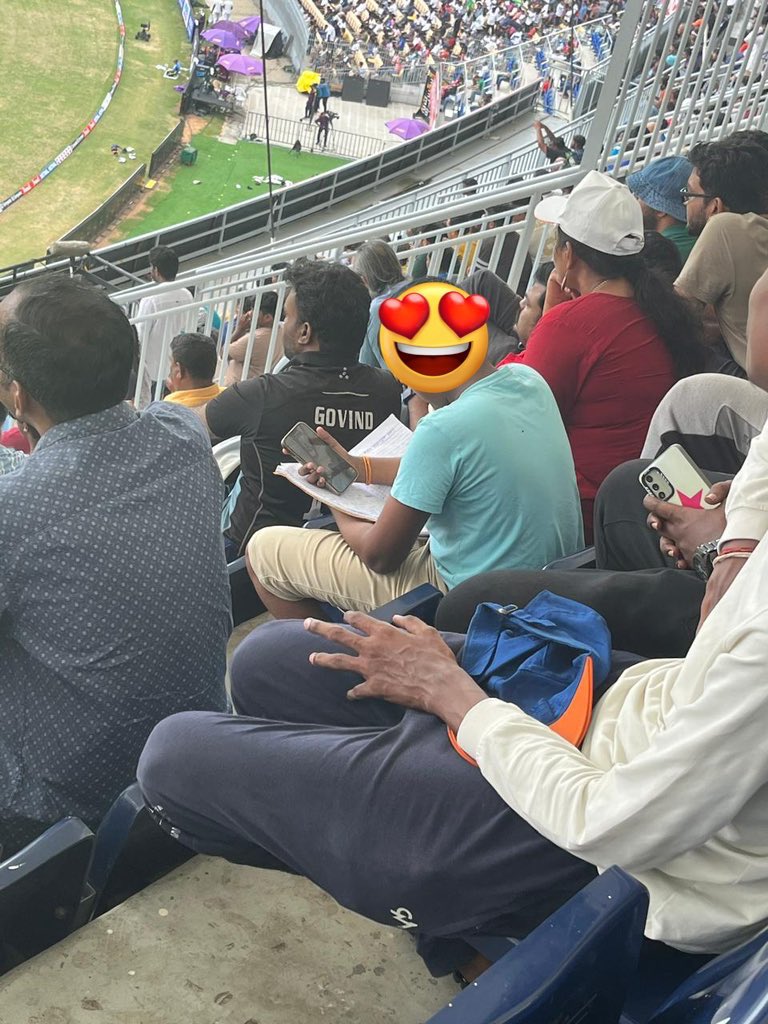OneSuffixOne's tweet image. “Knowledgeable” Chennai crowd #INDvBAN