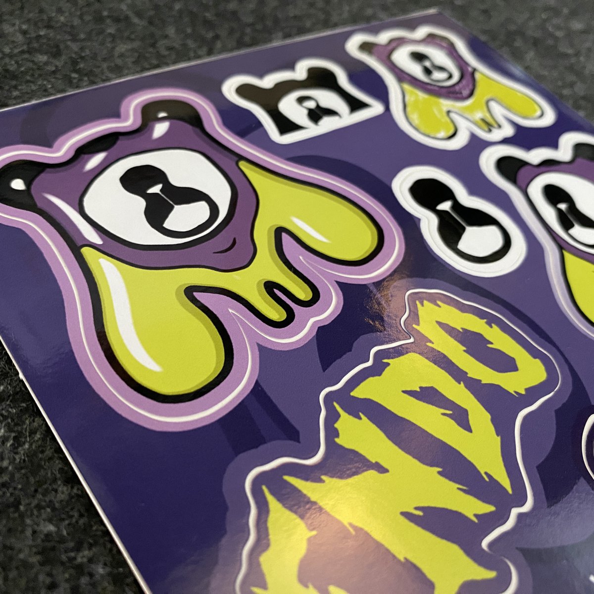 ENDO Stickers are now a thing! ⏳ Improve any surface with this mischievous little creature. 10 vinyl waterproof stickers for indoor or outdoor use! ☔️ Includes free collectable photocard! Now up on my Etsy store 🖤

dharmageddonshop.etsy.com/uk/listing/179…