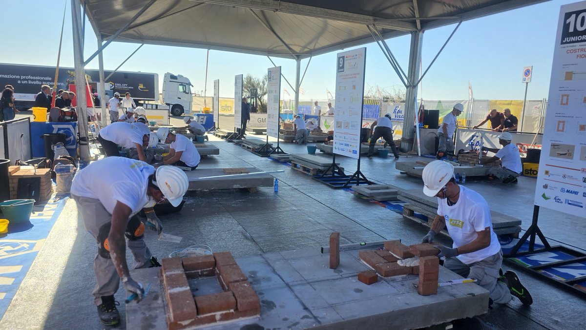 filcacisllazio's tweet photo. La Filca Lazio a Montalto di Castro (Viterbo) per la selezione Regionale #Lazio, gara di Arte Muraria. #Sicurezza #Professionalita #Competenze. @FilcaCisl @FilcaRoma @filca_lazionord @FilcaFrosinone @FilcaCislLatina. https://t.co/MnTvQTi4OK
