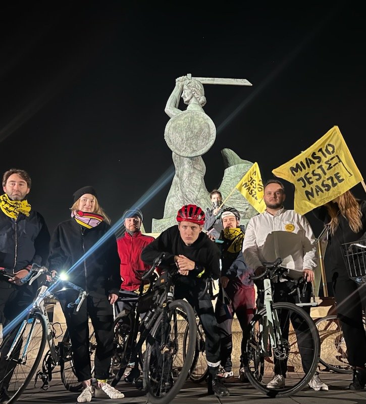eryk_baczynski's tweet image. Wczoraj wieczorem w ramach #PatrolObywatelski wyszliśmy na ulicę udokumentować najbardziej jaskrawe ekscesy kierowców. Tam, gdzie nie działa państwo, bierzemy sprawy w swoje ręce 👐. Wszystkie zdjecia tablic osób łamiących prawo zostaną wysłane do odpowiednich służb.