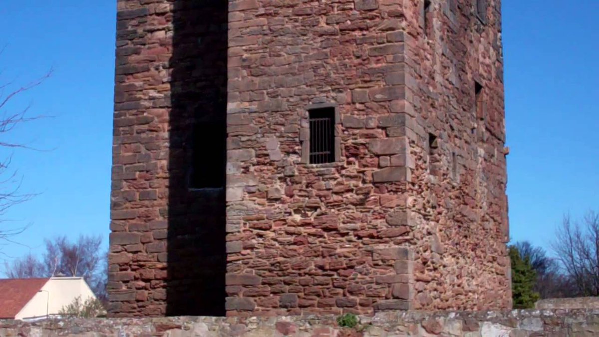 tourscotland's tweet photo. Tour #Scotland travel video Blog of #Preston #Tower on ancestry, genealogy, history visit and trip to #Prestonpans, #East #Lothian. The name Preston means Priest town and the land was first owned by the monks of #Newbattle #Abbey in #Dalkeith https://t.co/NT4NDRgqjL https://t.co/Lx1glZzWgY