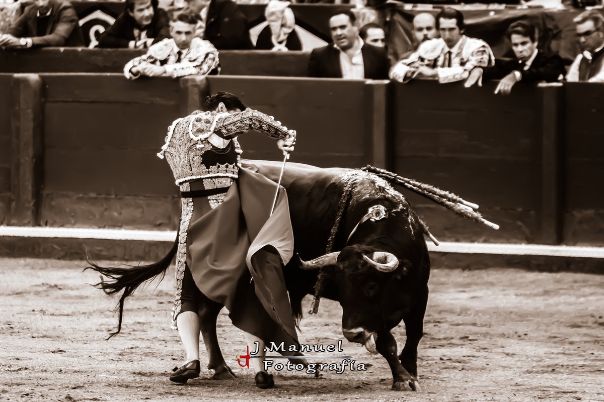 Muñecas de seda en el trincherazo de Pablo Aguado en la Glorieta.