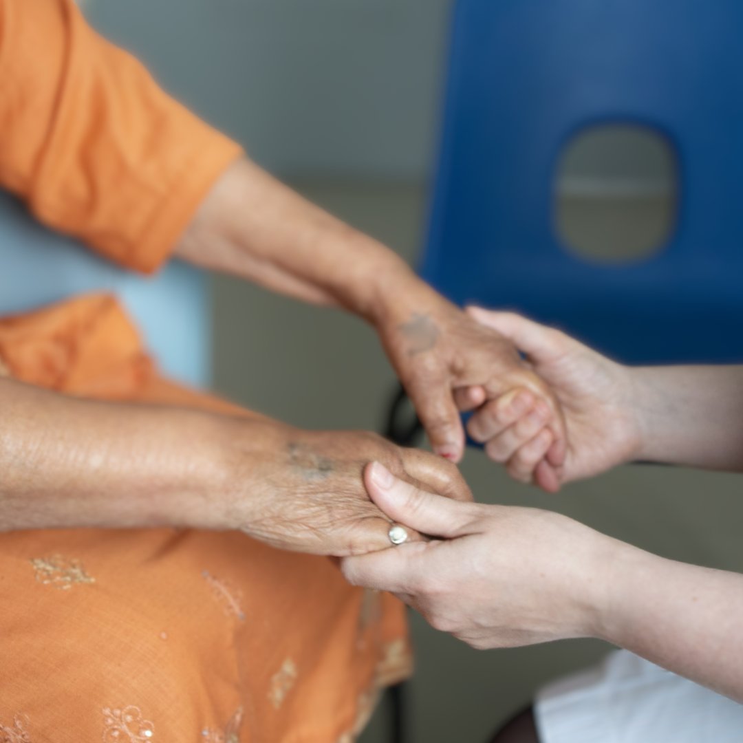 CUH Arts (@cuhartsnhs) on Twitter photo Today is #WorldAlzheimersDay2024. We are grateful to our partners <a href="/BrittenSinfonia/">Britten Sinfonia</a> who brought music and warm conversations to our medicine for the elderly wards. They also joined the <a href="/CUH_NHS/">Cambridge University Hospitals NHS</a> Dementia Care Team for a performance in our public concourse. Today is #WorldAlzheimersDay2024. We are grateful to our partners <a href="/BrittenSinfonia/">Britten Sinfonia</a> who brought music and warm conversations to our medicine for the elderly wards. They also joined the <a href="/CUH_NHS/">Cambridge University Hospitals NHS</a> Dementia Care Team for a performance in our public concourse.