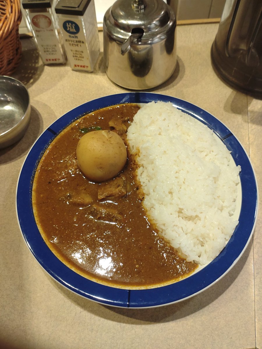 sabertooth_x's tweet photo. 神保町の名店、ボンディとエチオピア。
残念ながらキン肉マンのカード配布は終わってた模様。
でも美味しかったから問題なし！
#神田カレーグランプリ https://t.co/JnpUCoqgmZ
