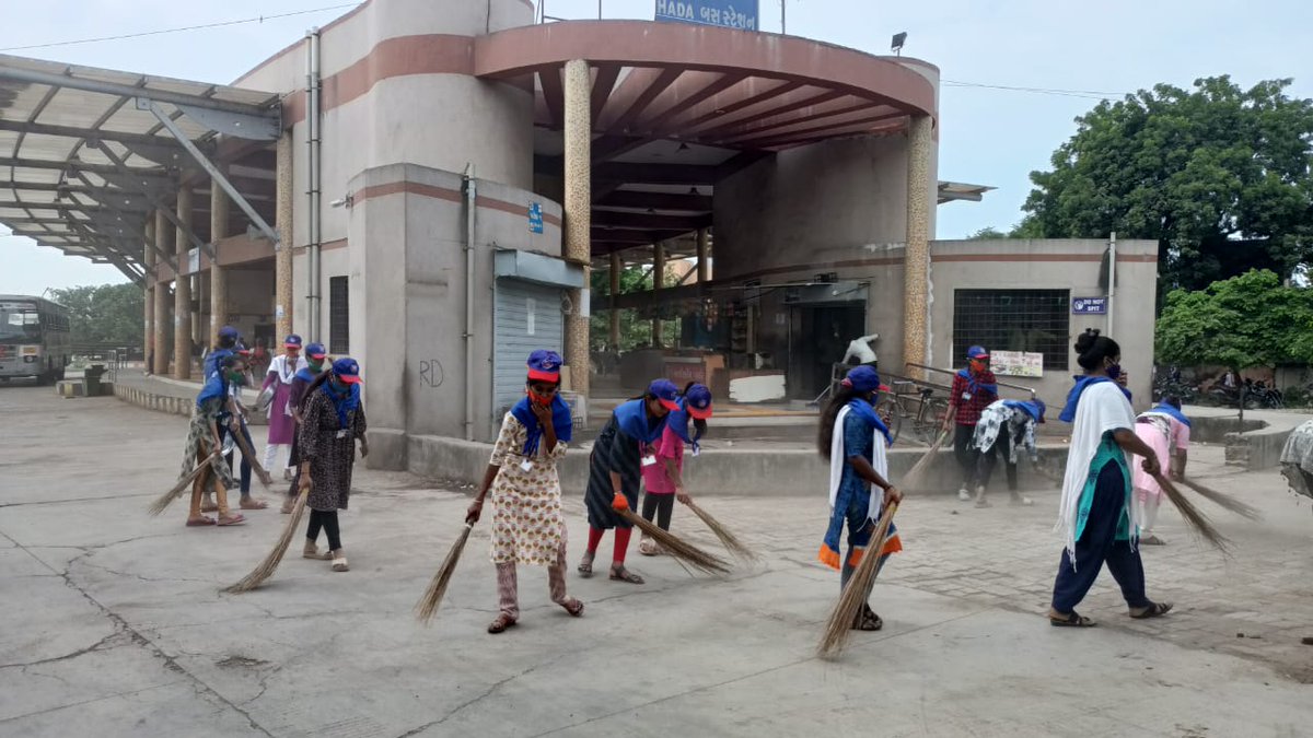 NSSBDKACCG's tweet photo. Gadhada Bus stand was cleaned by NSS volunteers of Bhaktraj Dada Khachar College under SVACHCHHTA HI SEVA.
@_NSSIndia @YASMinistry @nssmkbu @nssgujarat https://t.co/Pk444k6qWK