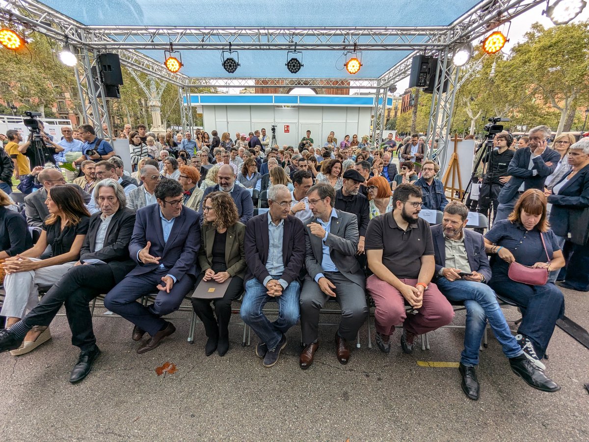 L'acte inaugural de la 42a edició de <a href="/LaSetmana/">La Setmana</a> compta amb la participació del diputat de <a href="/CulturaDIBA/">Cultura Diputació Barcelona</a> <a href="/paugv87/">Pau Gonzàlez Val</a>. Del 20 al 29 de setembre, la lectura en català serà la gran protagonista de la ciutat.