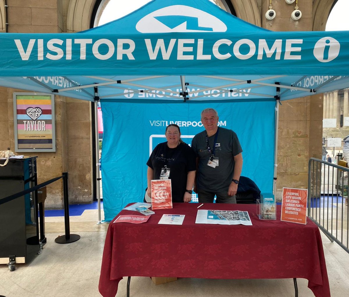 Tourist Information team  at Lime St Station to welcome delegates arriving for the <a href="/UKLabour/">The Labour Party</a> conference #LabourConference24